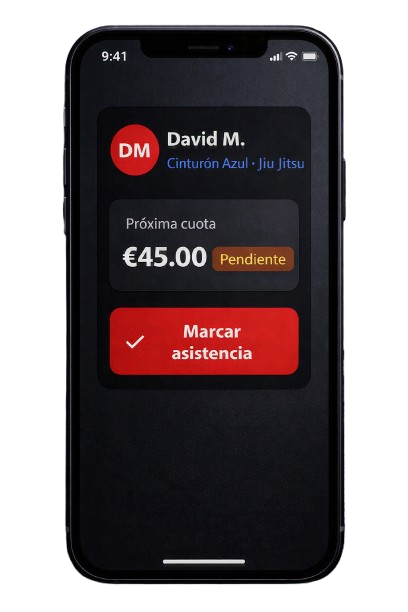 Vista de la app FluyQo en móvil mostrando la ficha de un alumno con su próxima cuota pendiente